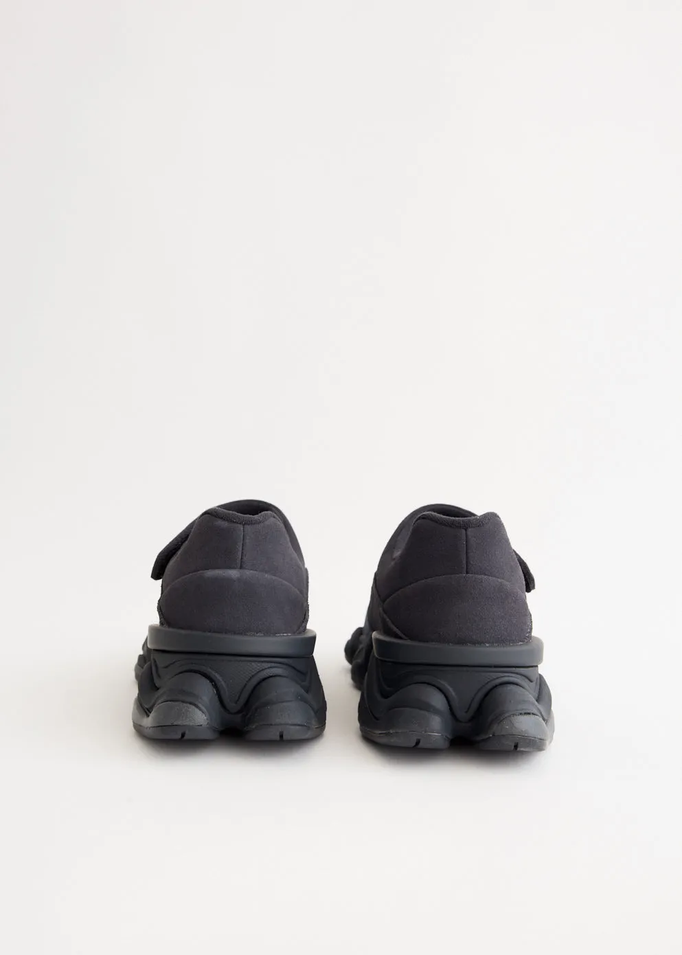 8040 'Black Navy' Sneakers