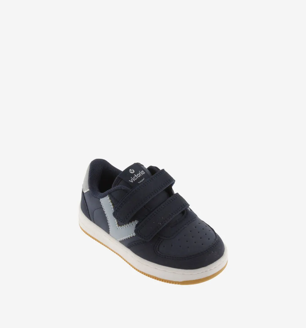 Navy leather sneaker with light blue V detail