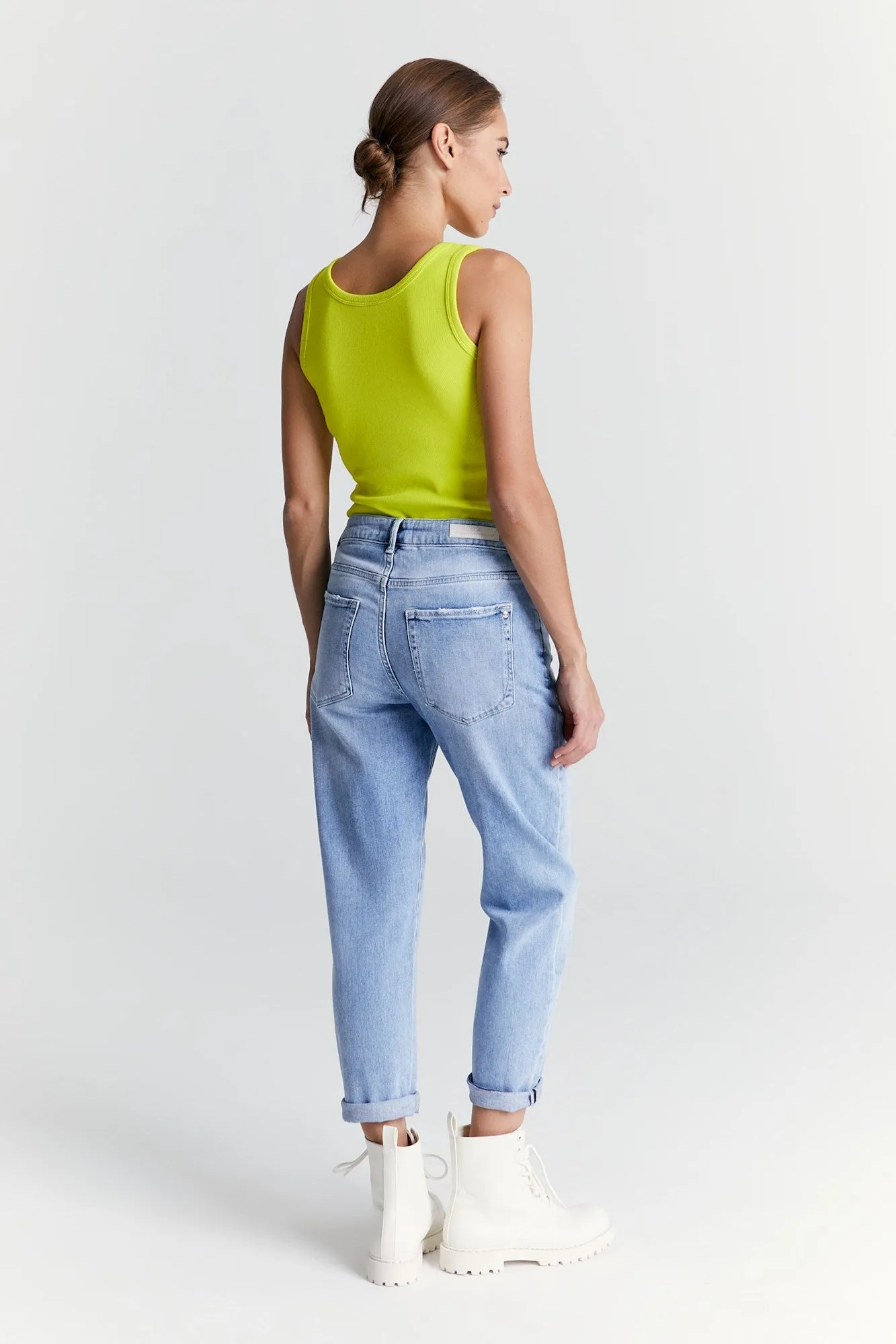 Victoria - Mid Waist 5 Pocket Regular Fit Jeans - Light Blue